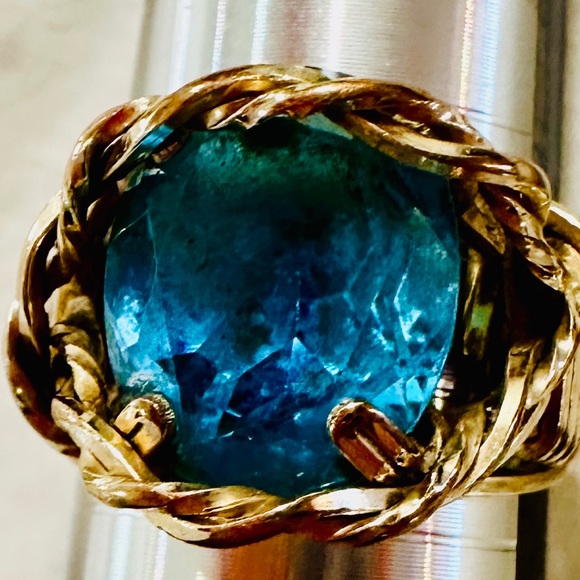 Twisted Golden Brass Wire Ring with Turquoise Colored Blue Stone Size 7 - Picture 9 of 10